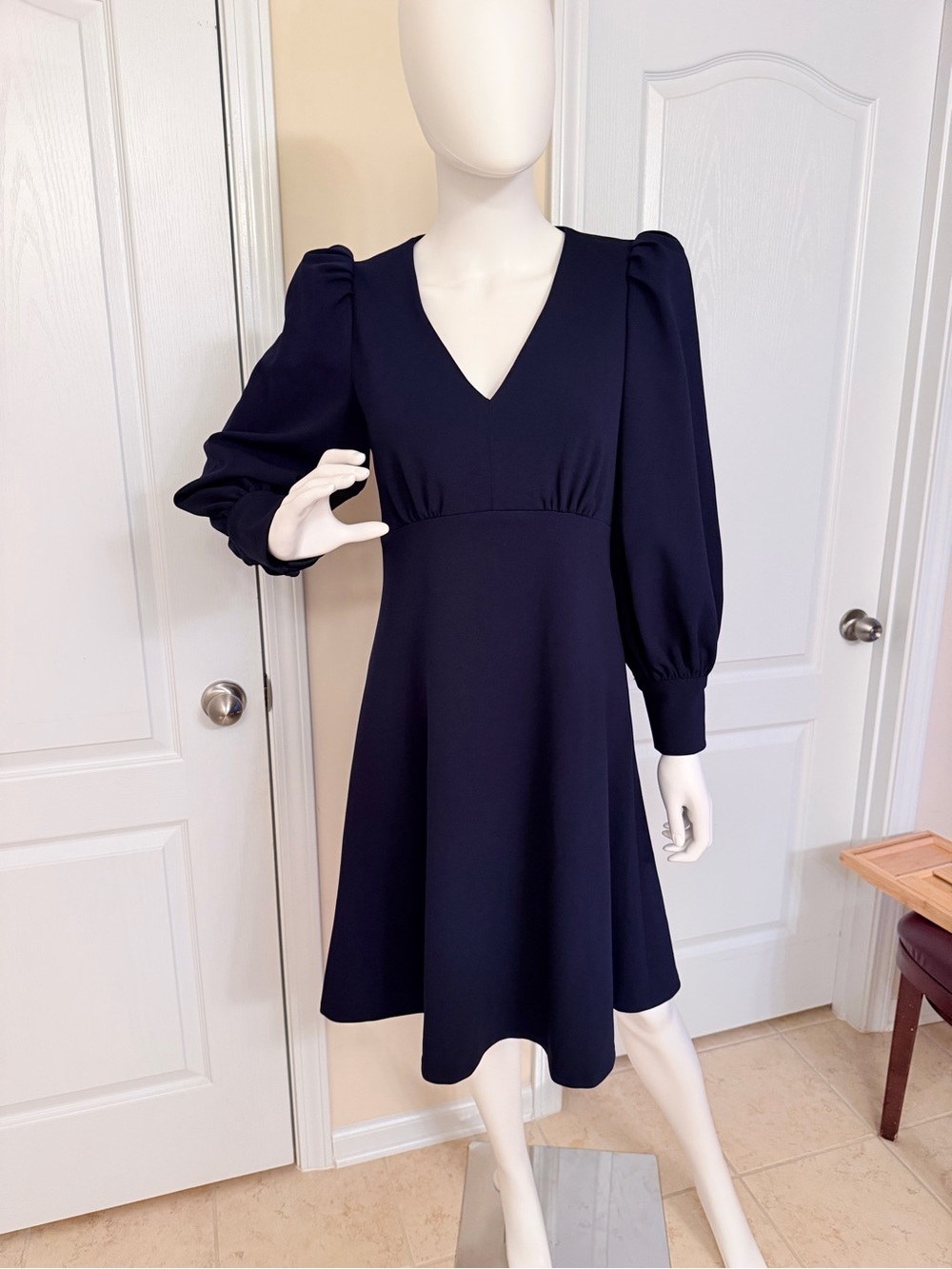 Calvin Klein Midnight V-Neck Puff Sleeve Navy Blue Mini Dress Size 4 Like New